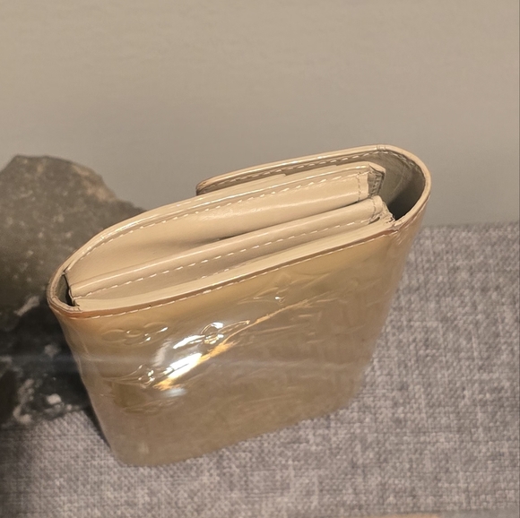 Louis Vuitton Vernis Wallet - Picture 3 of 12